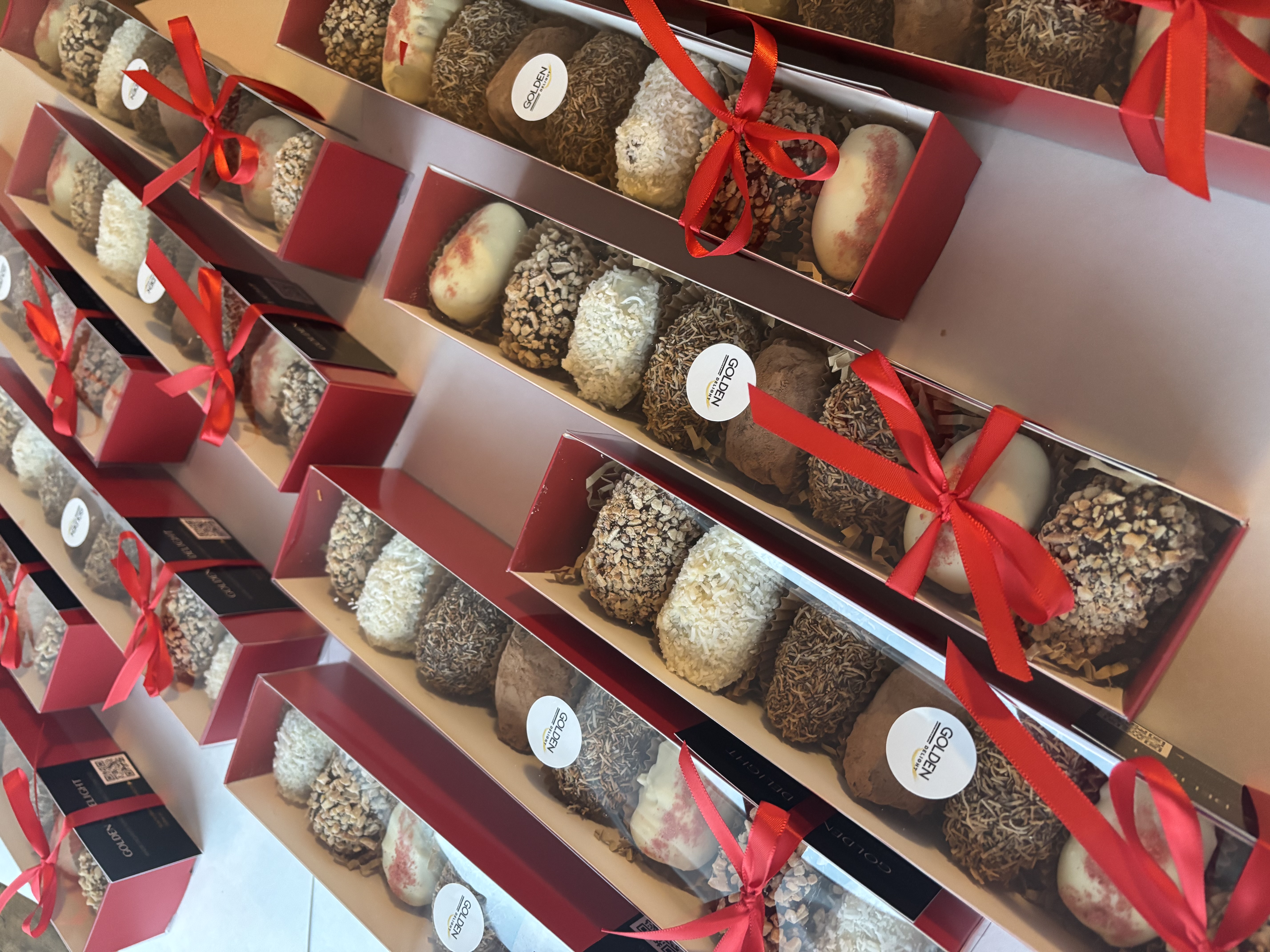 Belgian Chocolate-Dipped Dates – Box of 8