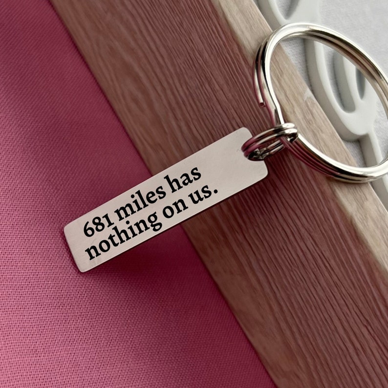 Custom Long Distance Love Stainless Steel Keychain - Personalized Distance Can't Break Us Keychain - Valentine's Day Gift