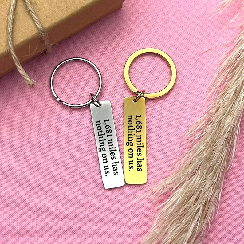 Custom Long Distance Love Stainless Steel Keychain - Personalized Distance Can't Break Us Keychain - Valentine's Day Gift