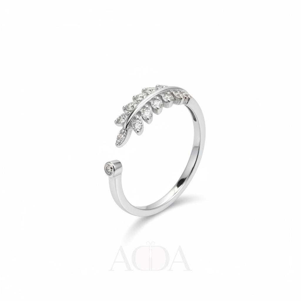 Anillo de plata con diseño de hojas