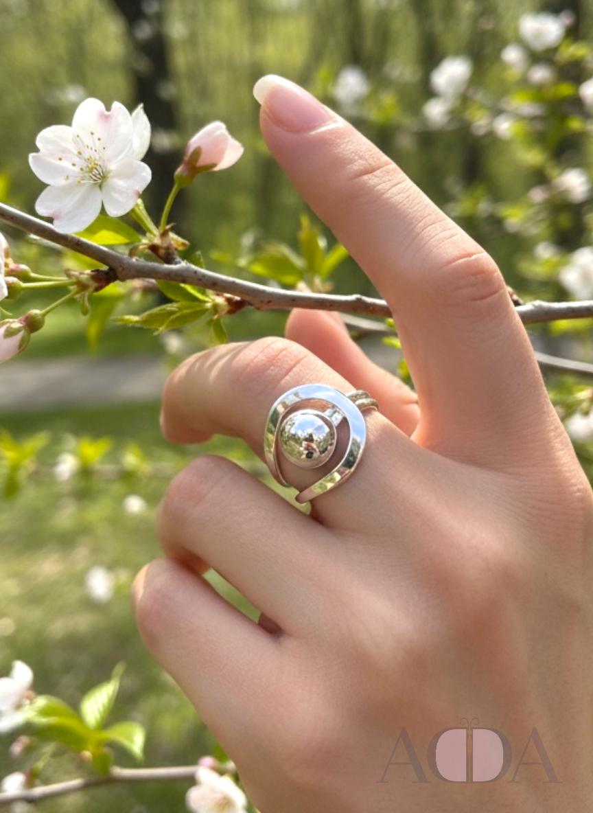 Anillo de bola Moderno