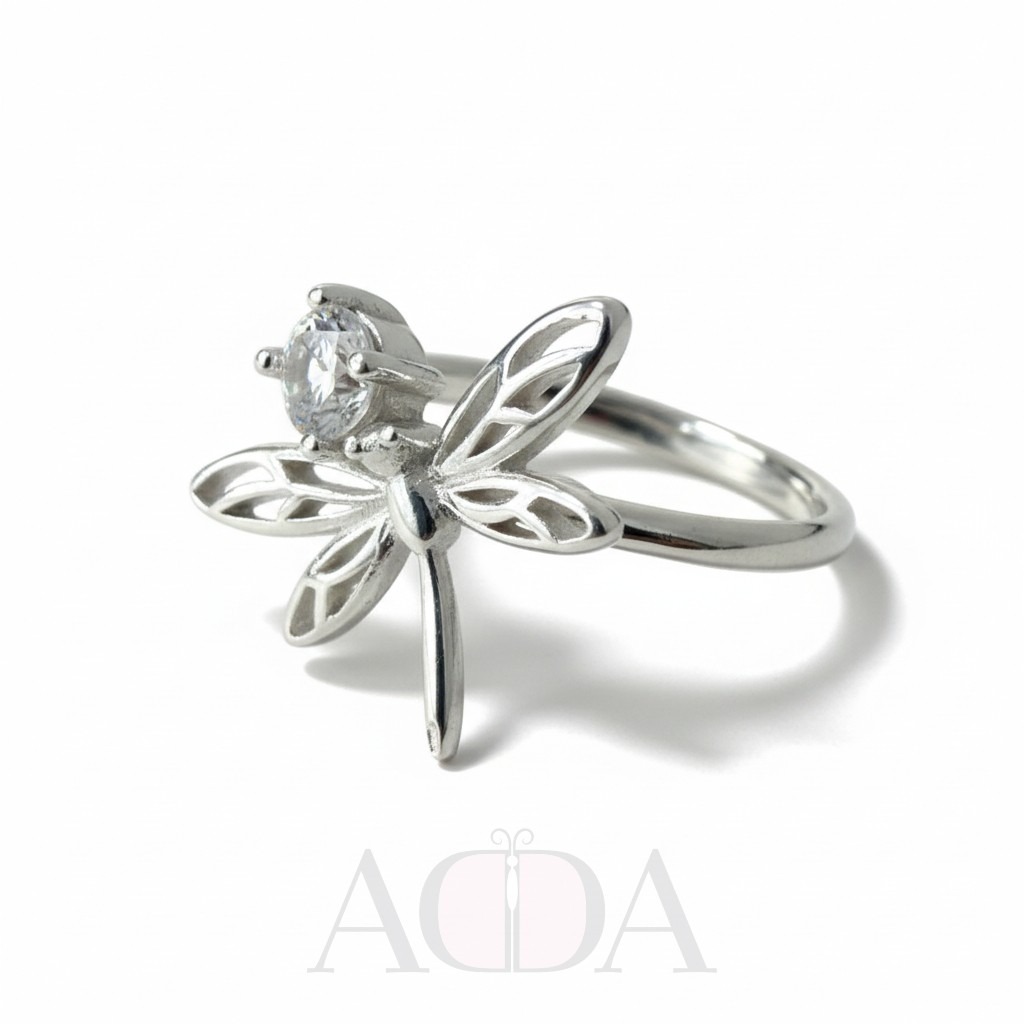 Anillo de plata con libélula