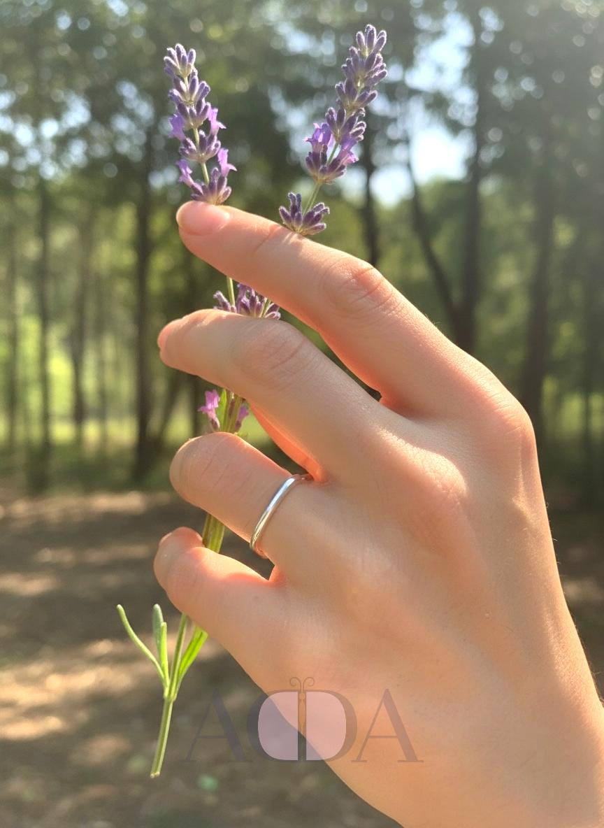 Anillo de plata cuadrado minimalista