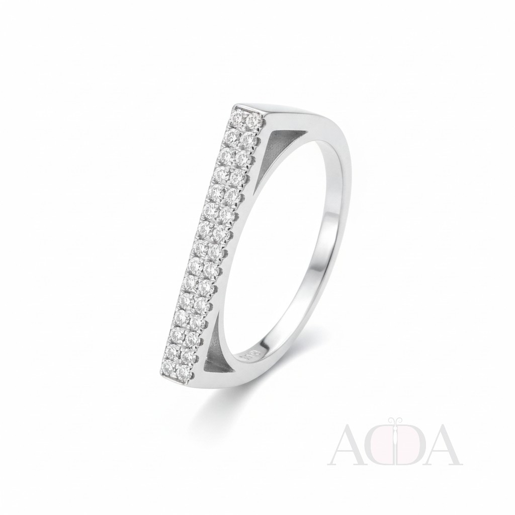 Anillo rectangular con circonitas