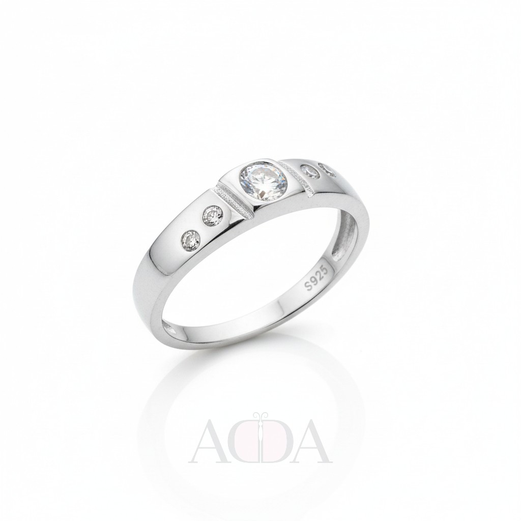 Anillo de plata con circonias