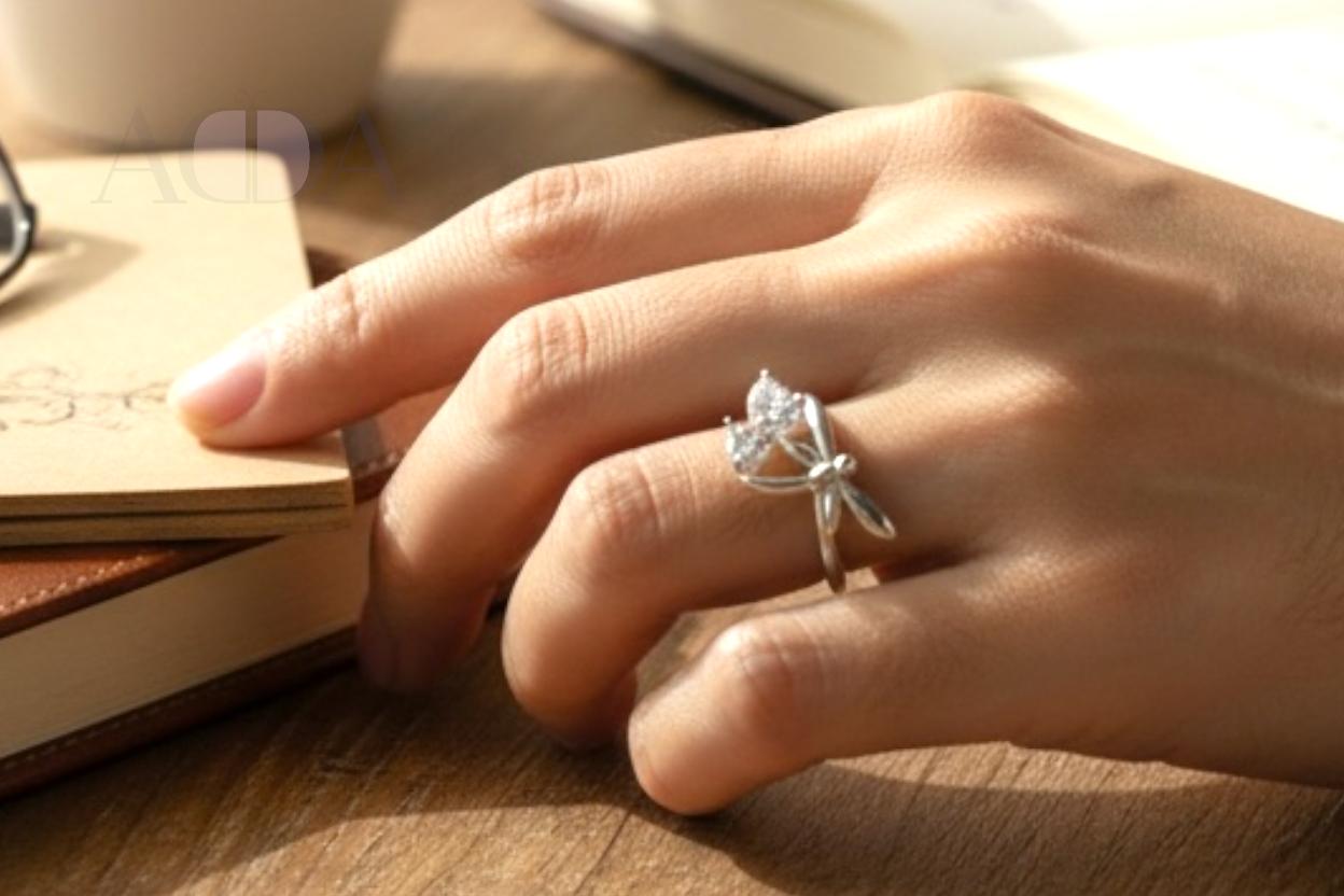 Anillo de plata con diseño de libélula