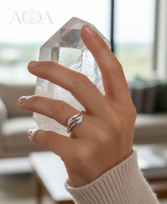 Anillo de plata con diseño ondulado