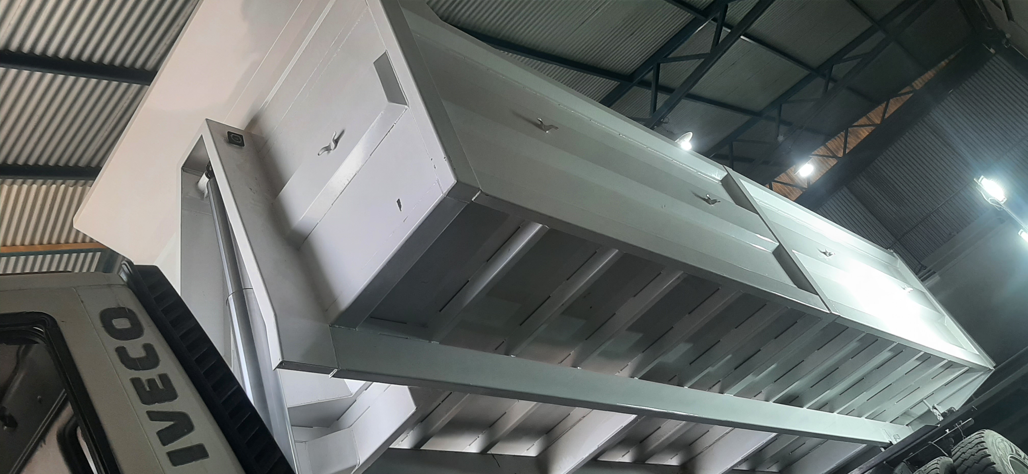 Caja Volcadora 16m3 Baranda Fija Roquera