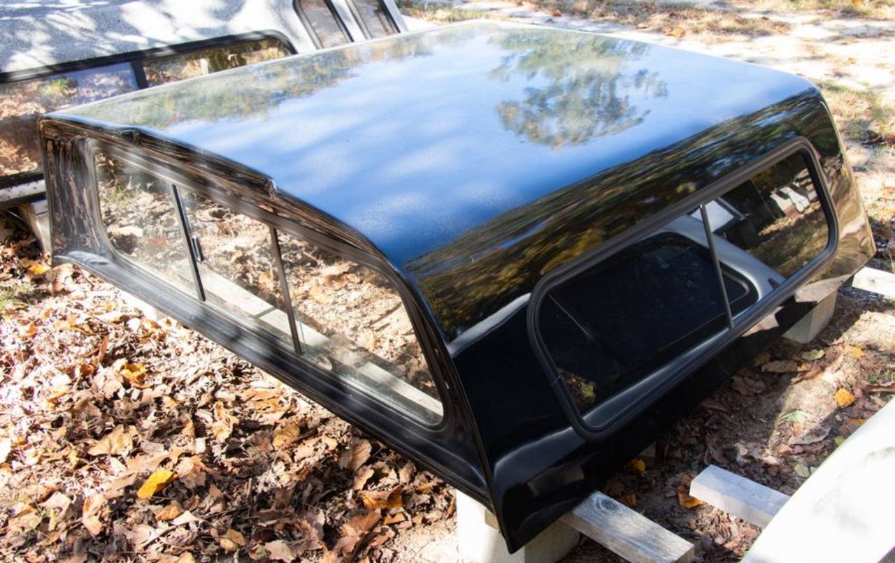 2015–2020 Ford F-150 Truck Topper – 5.5 ft Bed (Black)