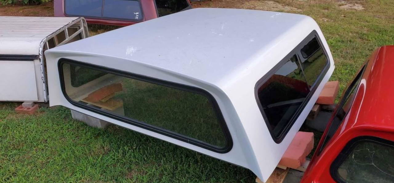 2014–2018 Chevy 1500 Truck Topper – 6.5 ft Bed (White)