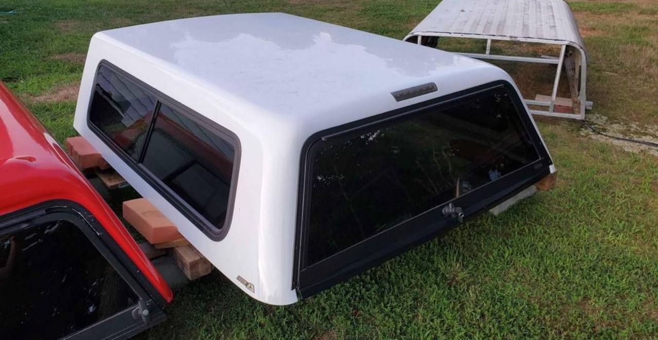 2014–2018 Chevy 1500 Truck Topper – 6.5 ft Bed (White)