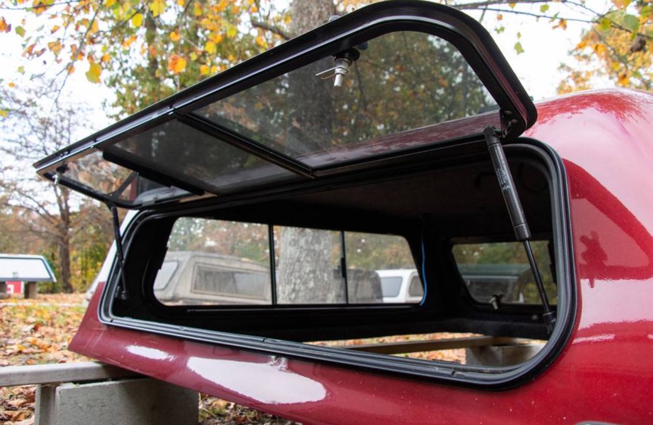 2014–2018 Chevy & GMC 1500 Truck Topper – 5.7 ft Bed