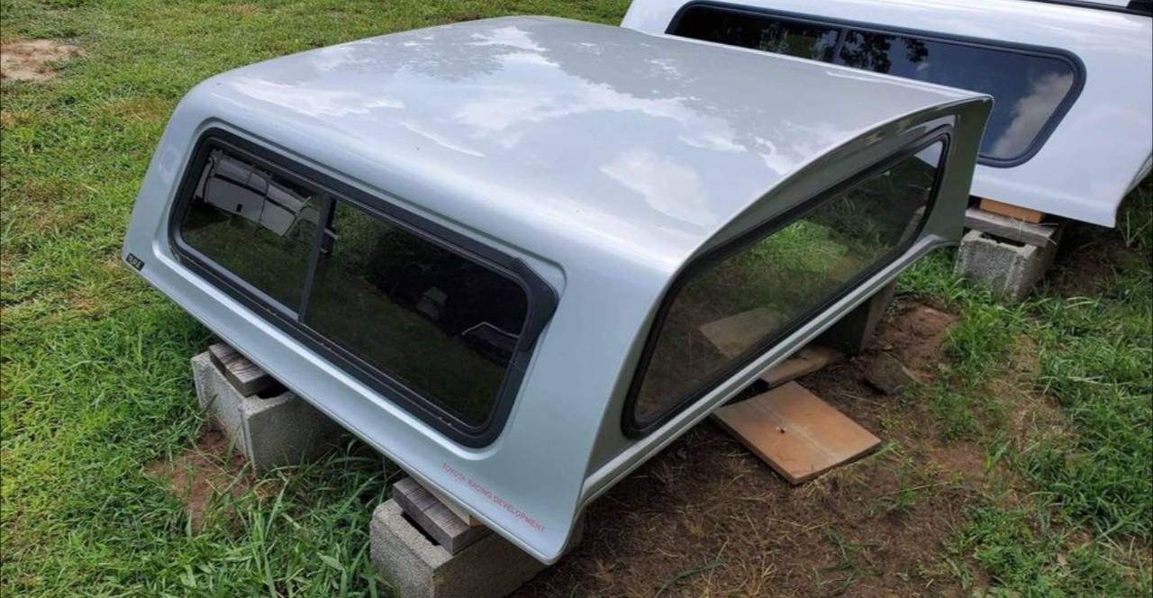 2005–2015 Toyota Tacoma Truck Topper – 5 ft Bed (Silver)