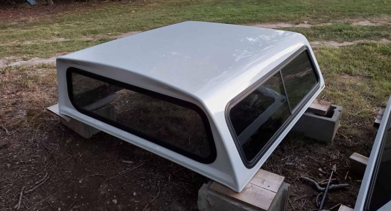 2005–2014 Chevy Colorado Truck Topper – 5 ft Short Bed (White)