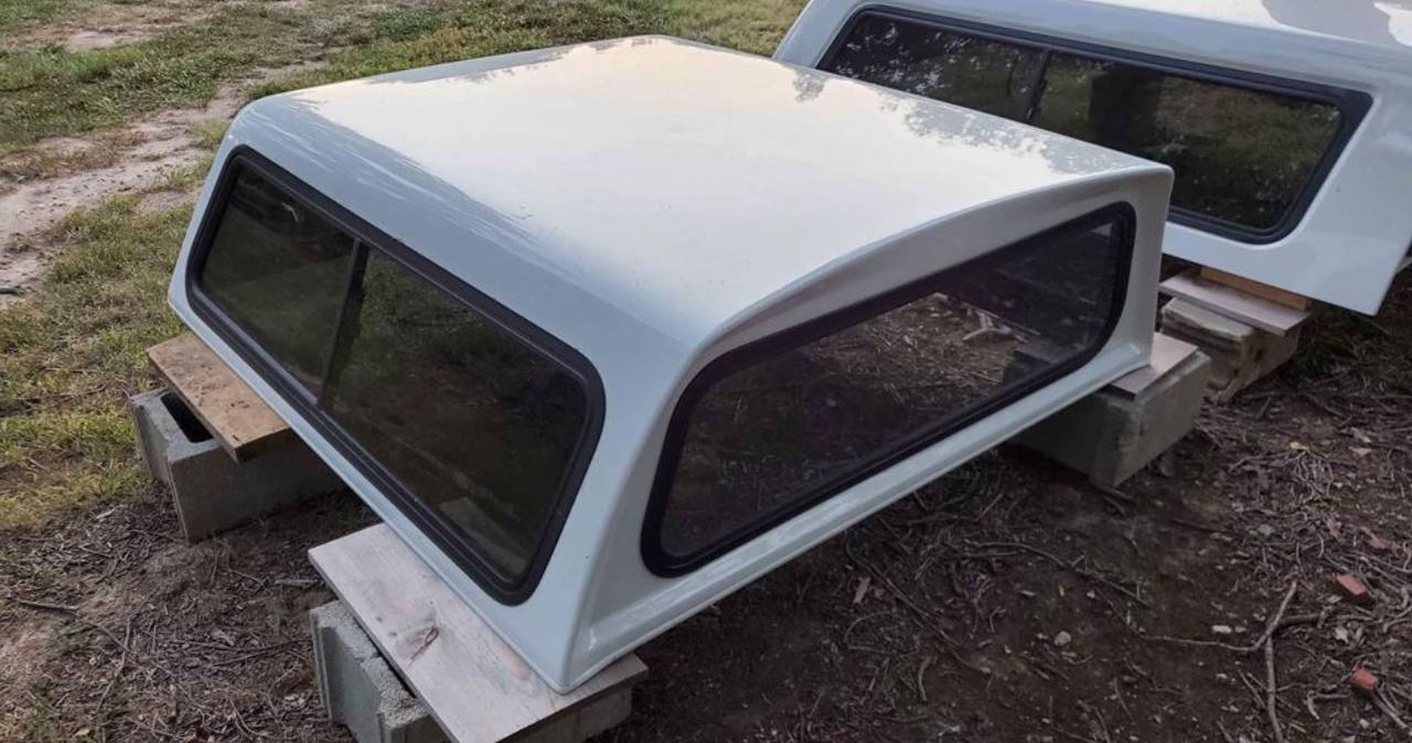 2005–2014 Chevy Colorado Truck Topper – 5 ft Short Bed (White)