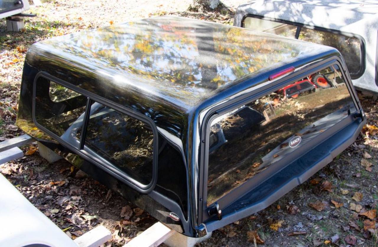 2015–2020 Ford F-150 Truck Topper – 5.5 ft Bed (Black)