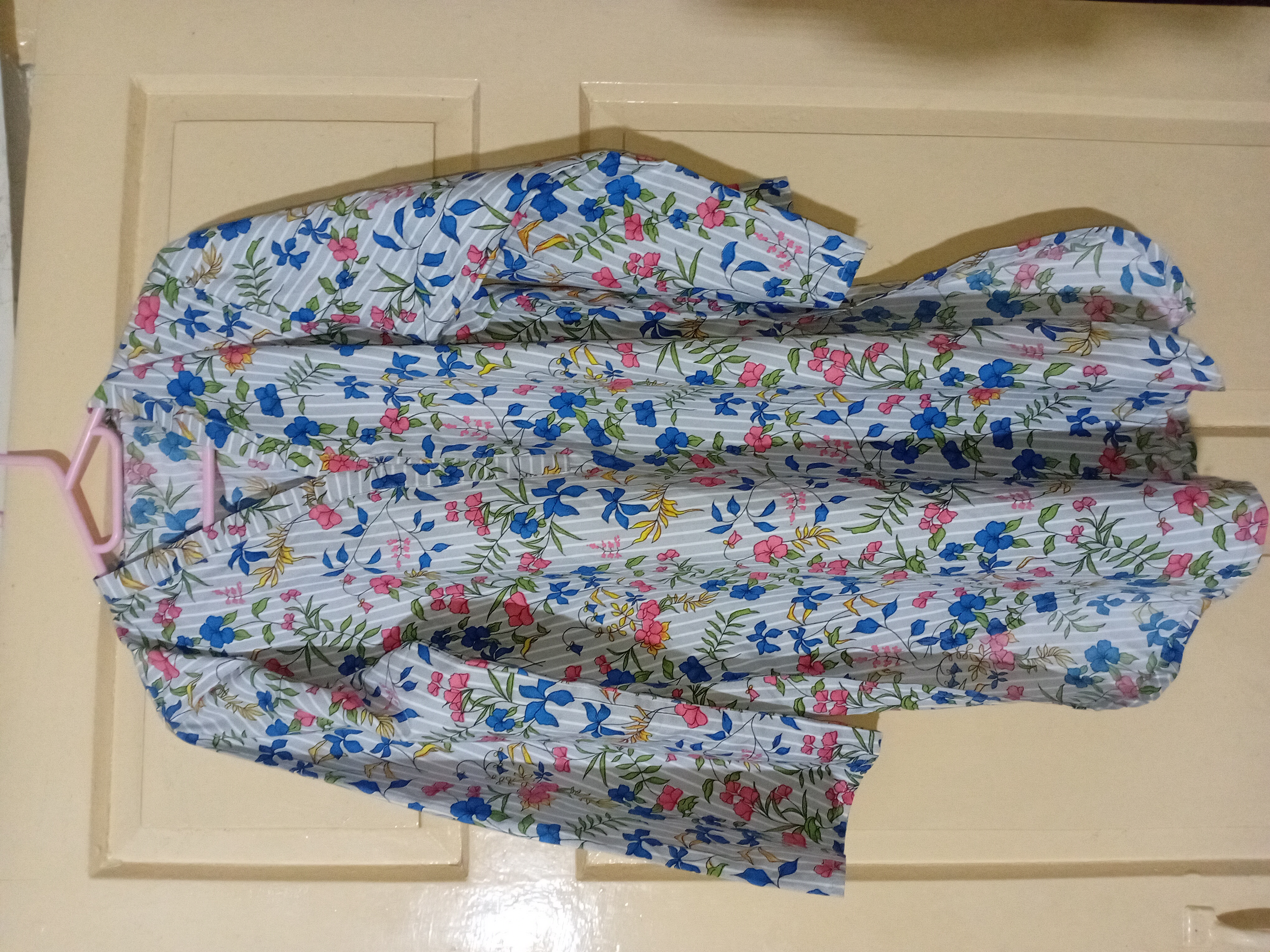 White floral article 