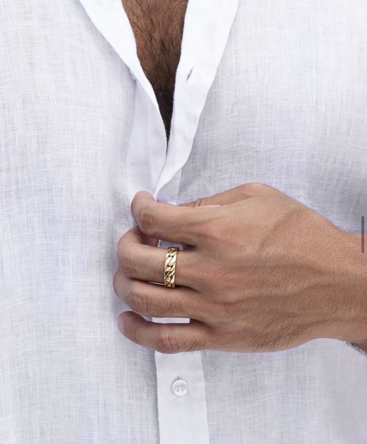 Gold patterned men's ring