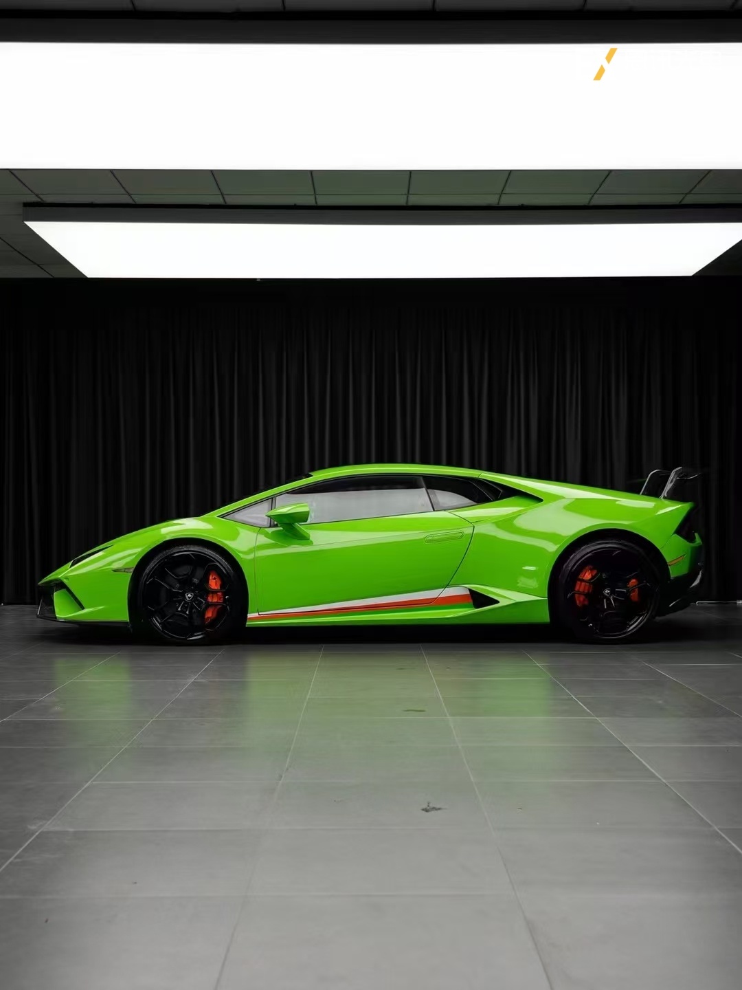 EX-8024 Lizard Green Glossy Car Wrap – Premium PVC Vinyl Film for Car Customization | Bubble-Free & Air-Release