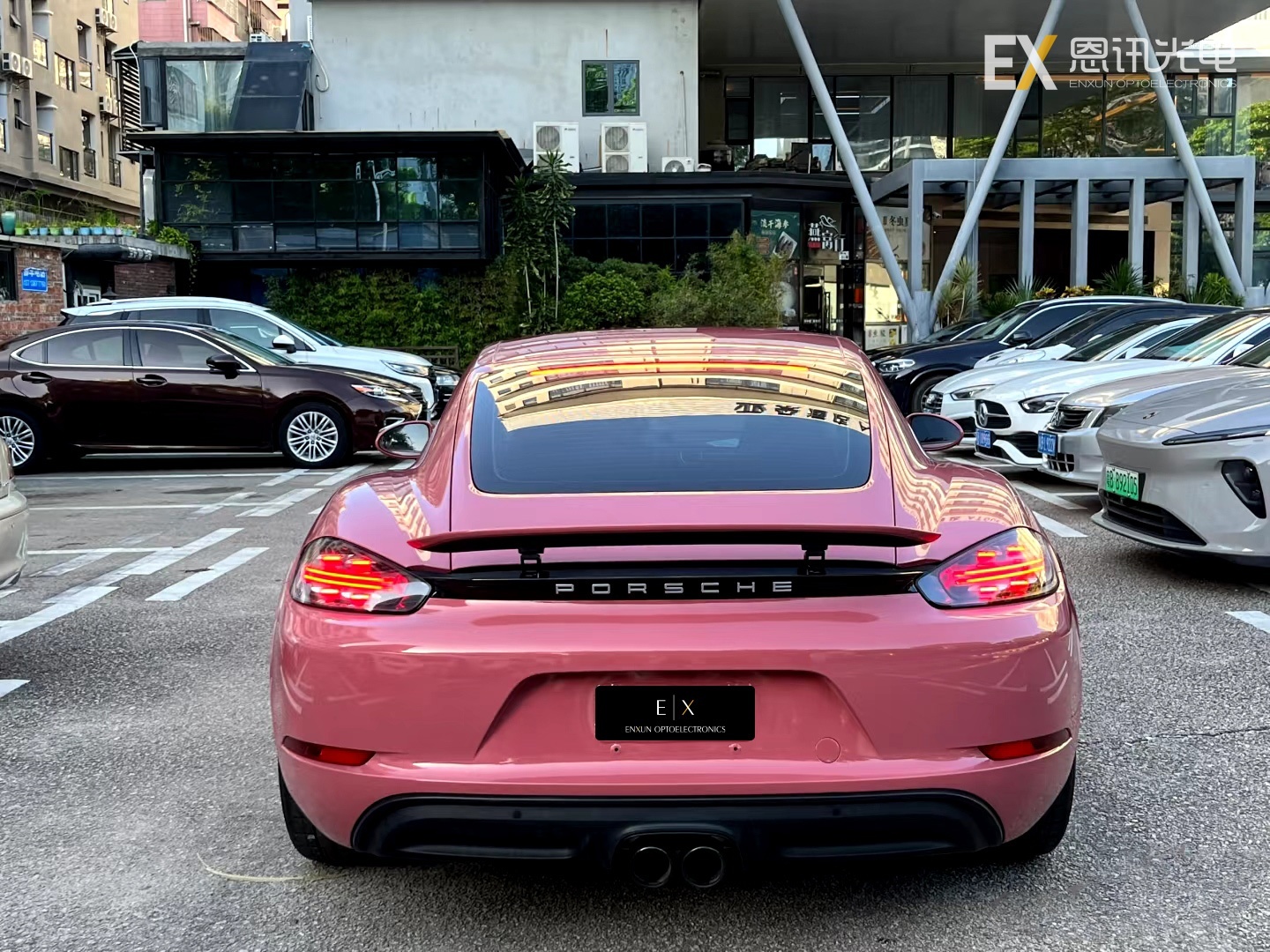 Morganite Red Body Film – Where Elegance Meets Edge Ditch the ordinary, embrace the extraordinary. 