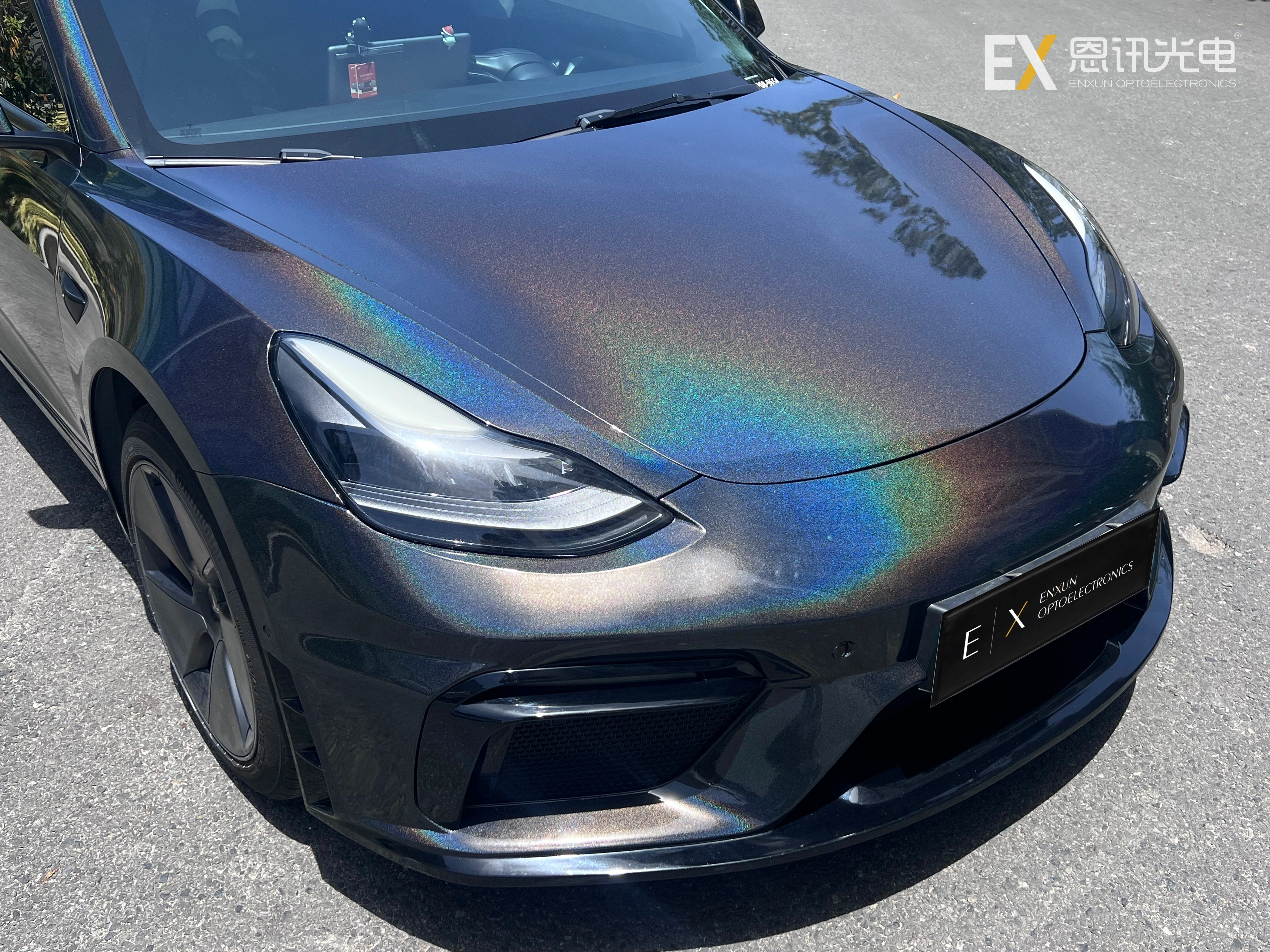 Transform your ride into a head-turning masterpiece with our high-gloss emerald green vinyl. Scratch-resistant, bubble-free, and UV-protected — designed to keep your car shining like new for years.