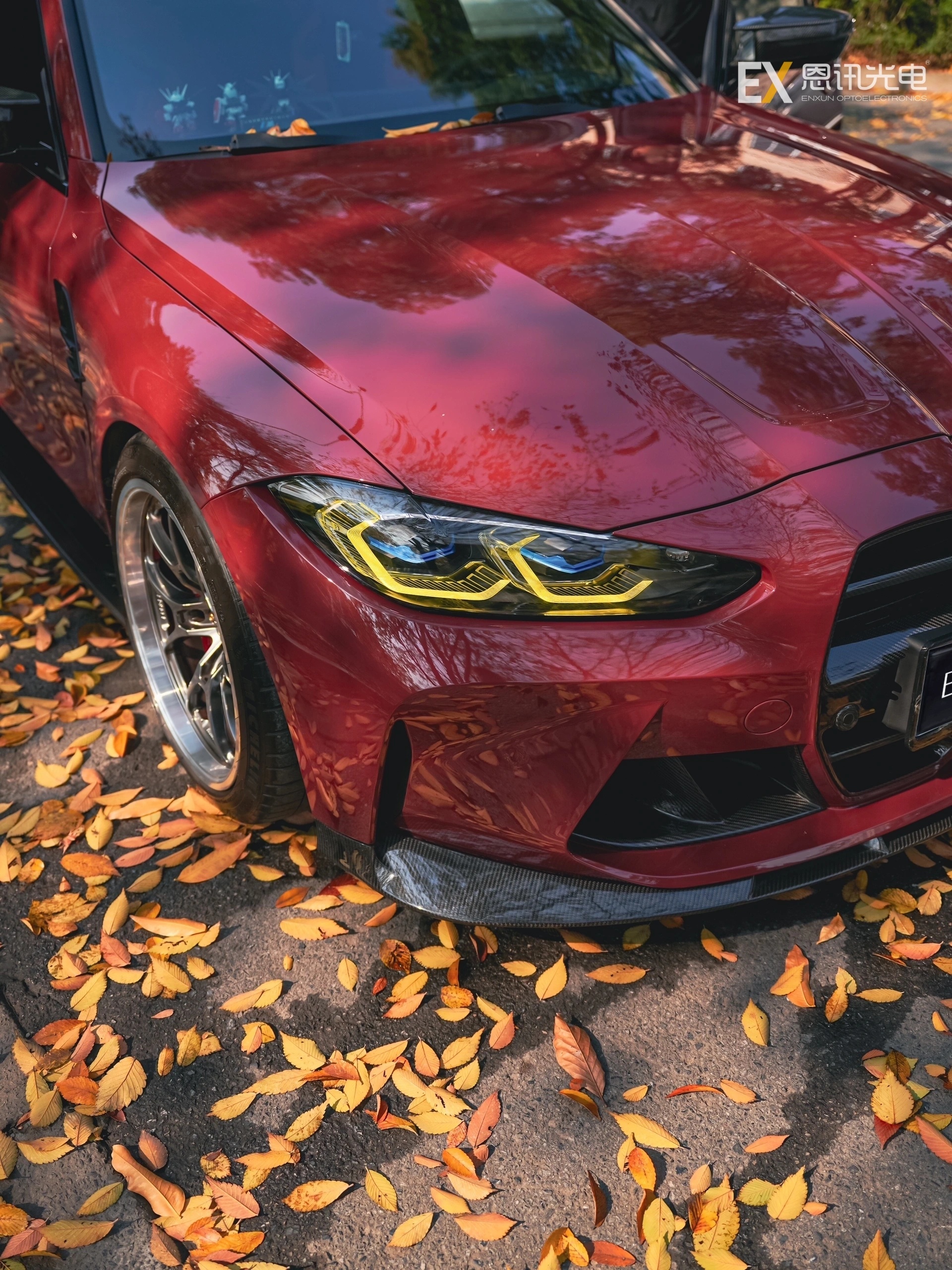 Crimson Red Crystal Wrap: Gloss That Catches Every Glance, Protection That Lasts Every Mile.