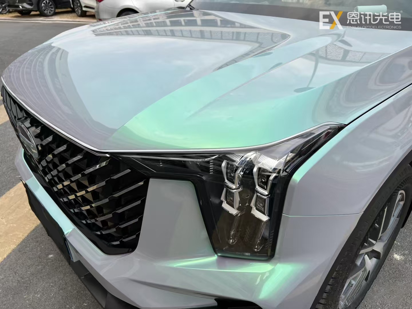 Dreamy Green Mist Car Wrap — Using flowing light and shadow as the brush, and misty green as the ink, making every car a mobile visual focus.