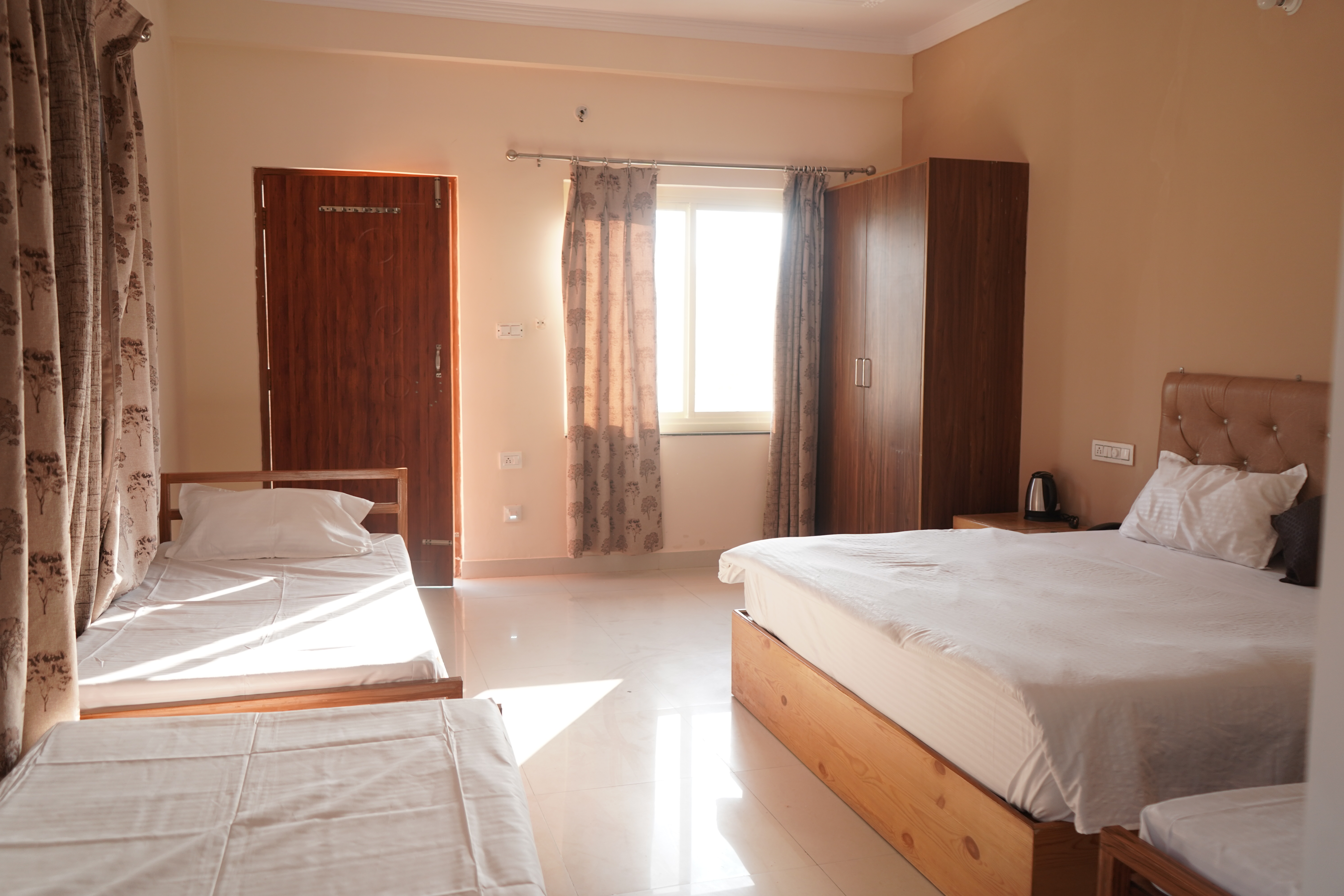 Spacious Bedroom Set