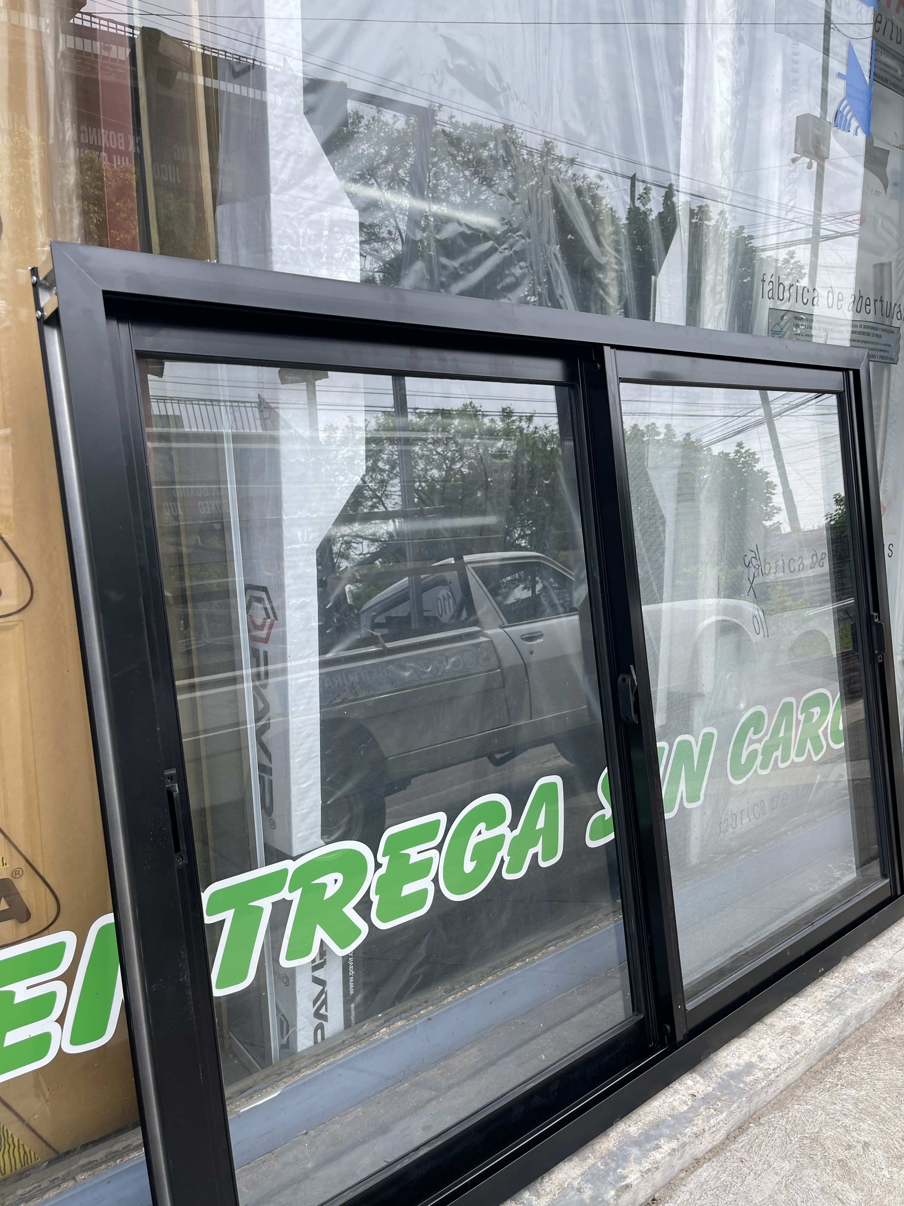 Ventana negra 150x110 