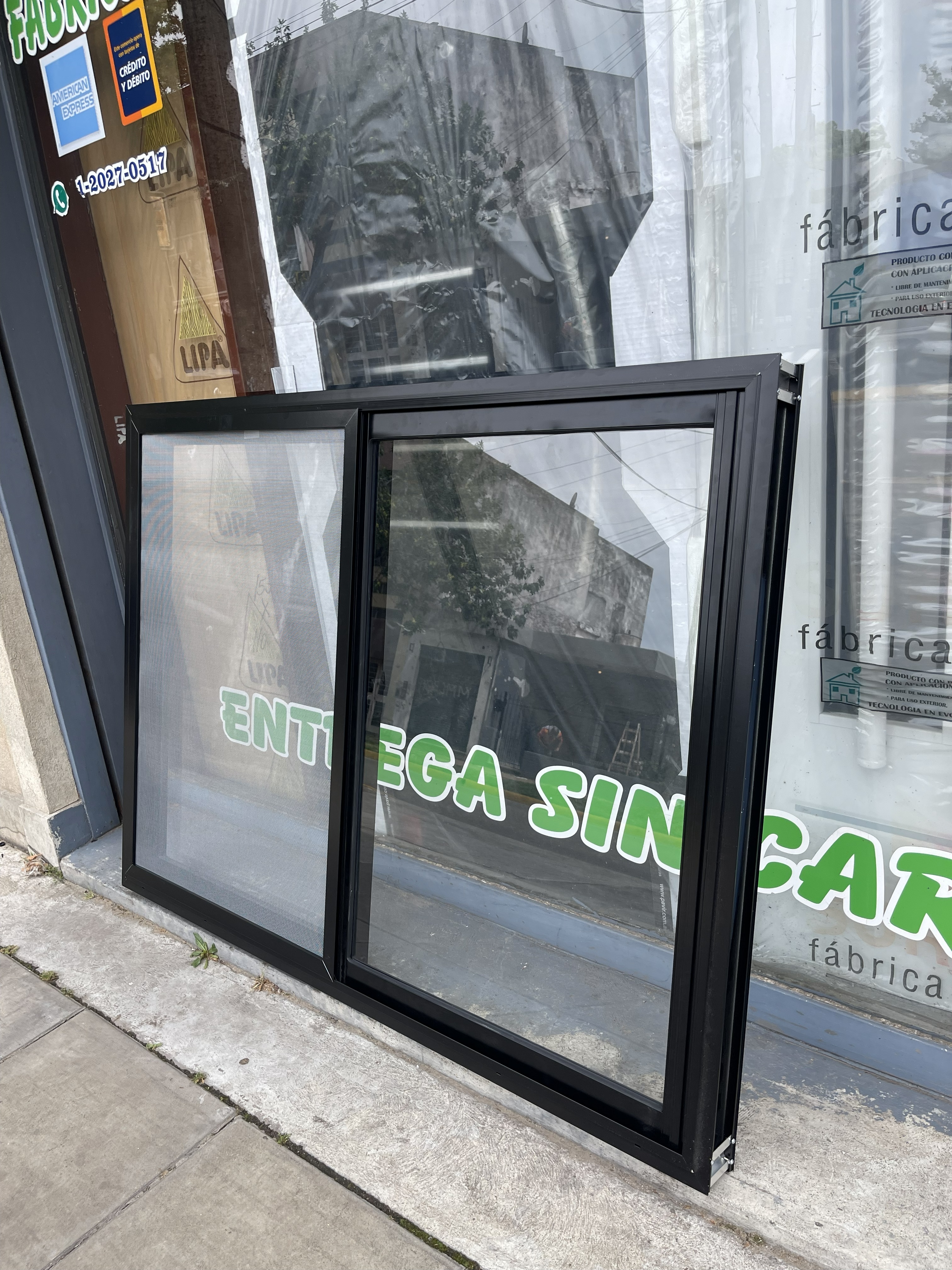 Ventana negra 150x110 