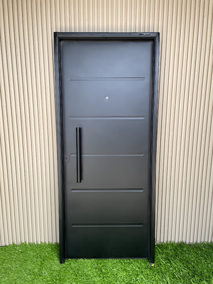 Puerta doble chapa inyectada modelo 100