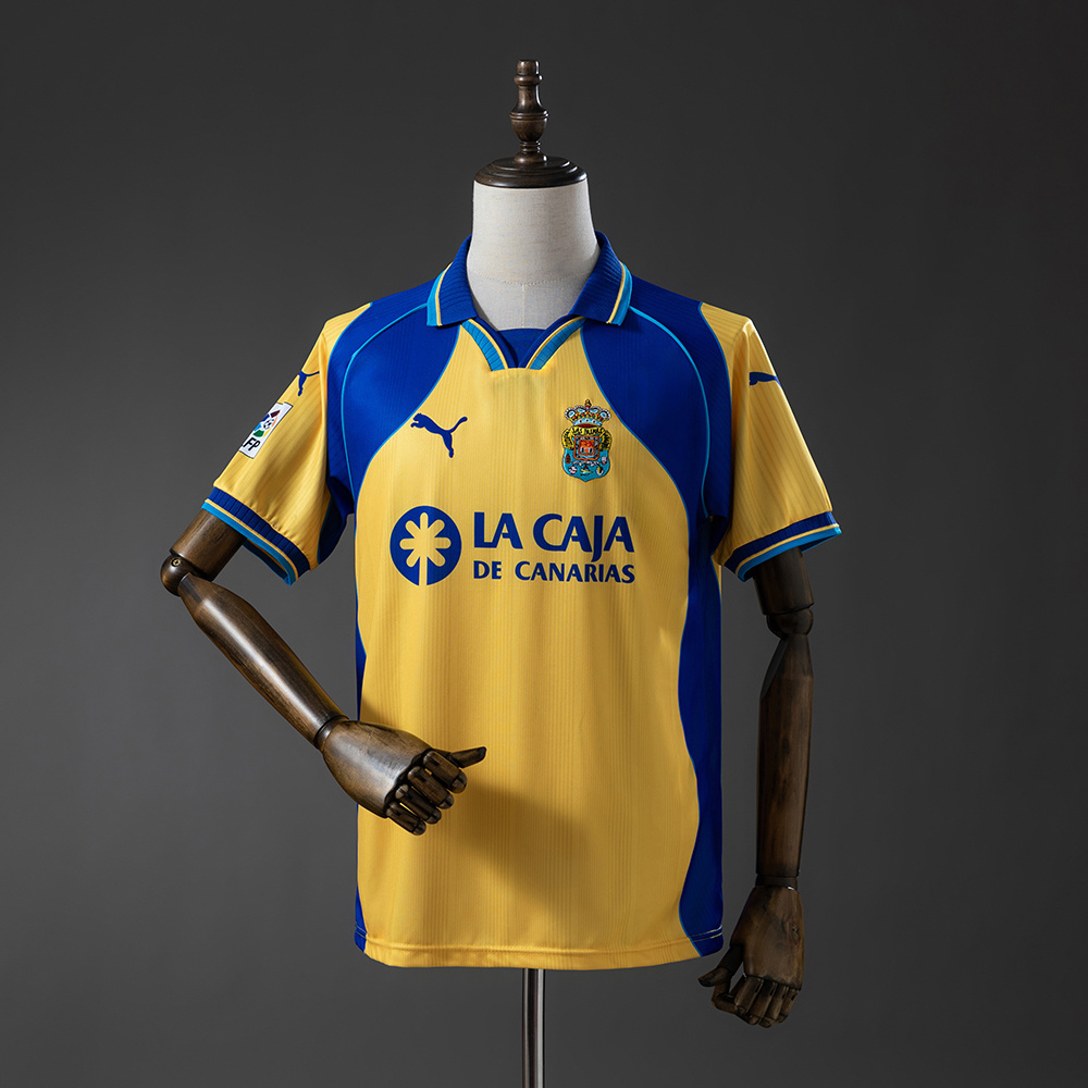 Las Palmas Home 00/01
