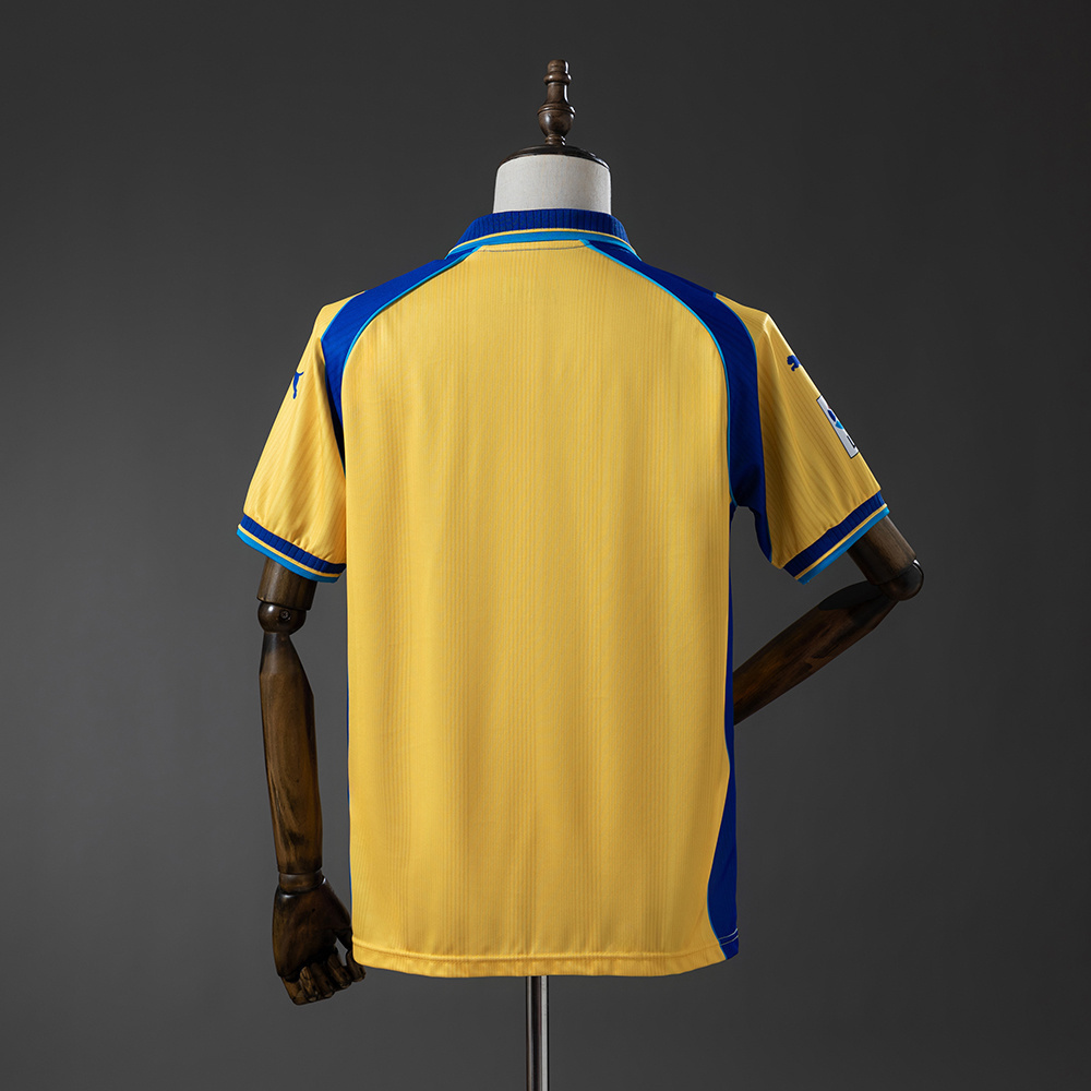 Las Palmas Home 00/01