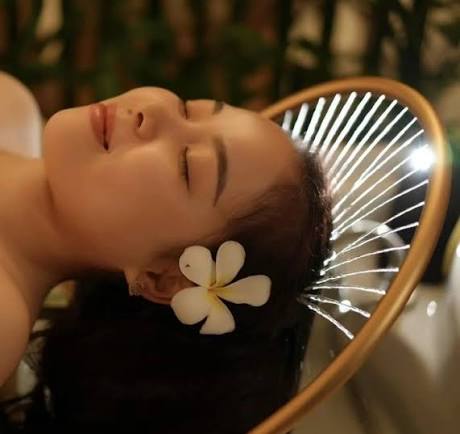 De Luxe Head Spa with Facial Treatment