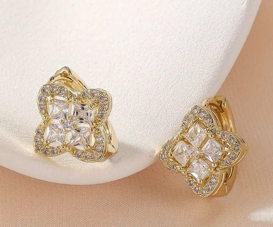  Zircon Four Leaf Flower Earrings Gold Plated 14K