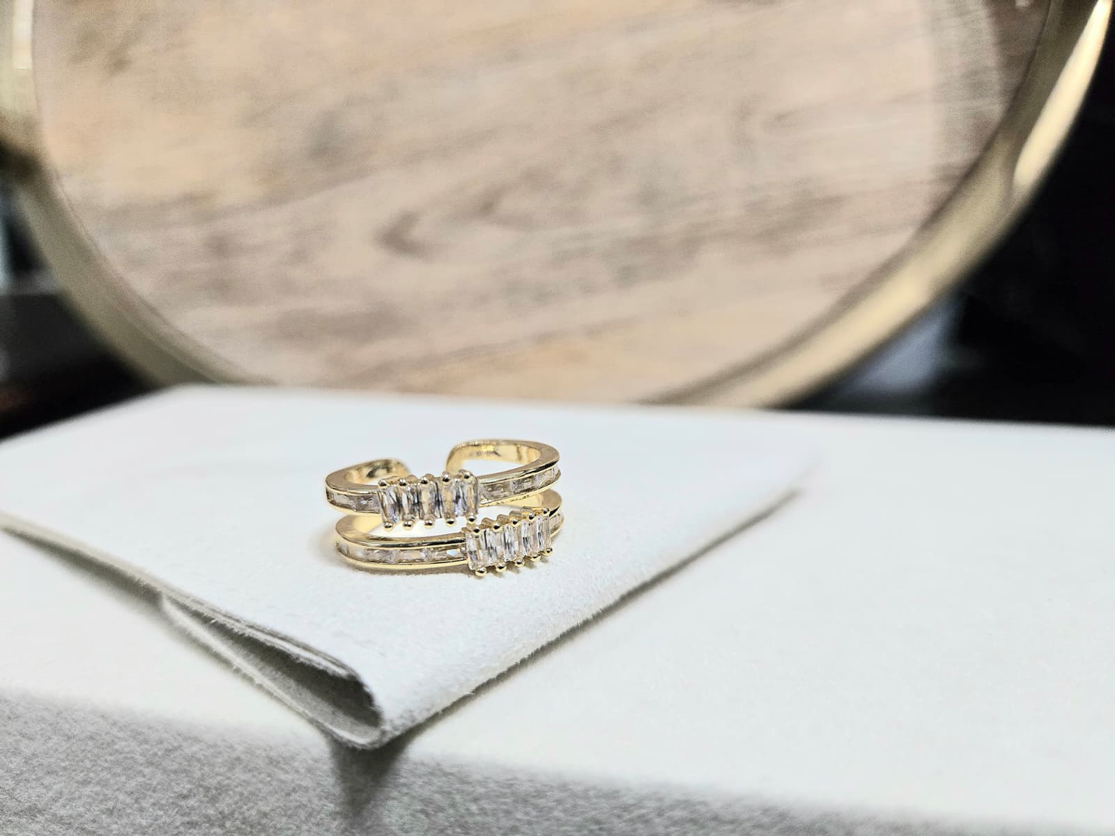 Elegant Gold plated Ring Zircon 