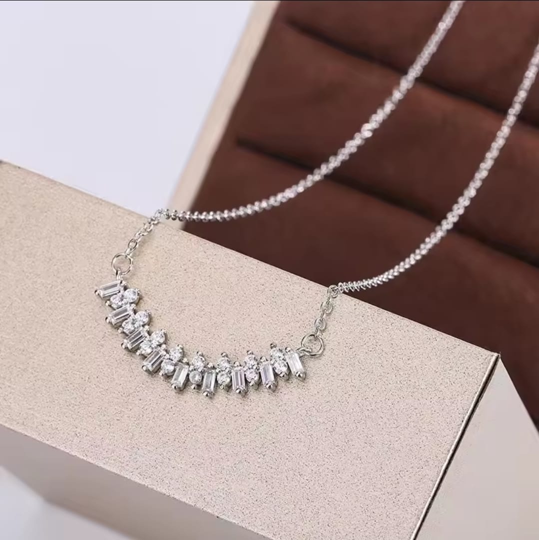 Elegant Crystal Pendant Necklace