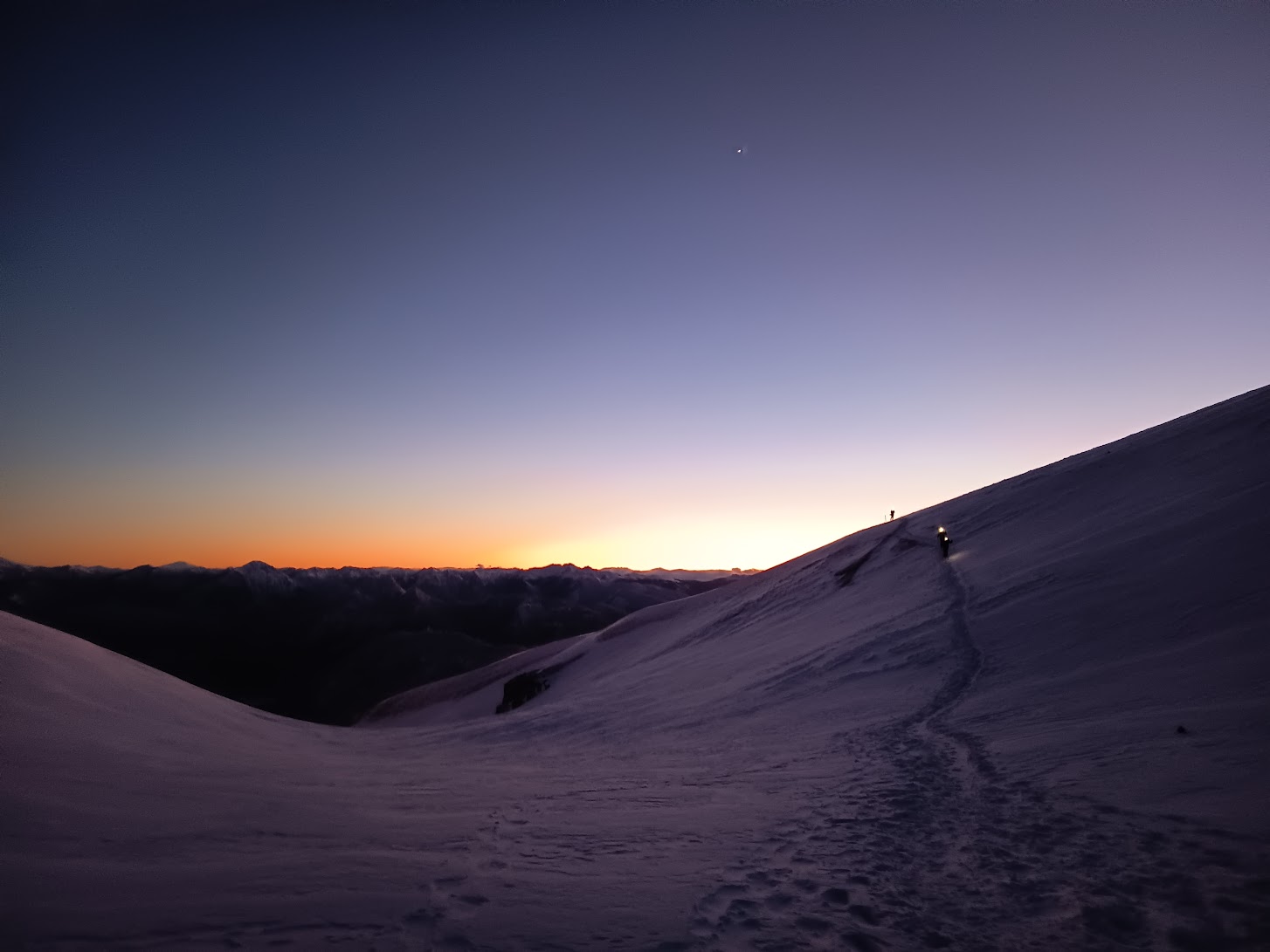 21 Dic Volcán Sollipulli  / Amanecer
