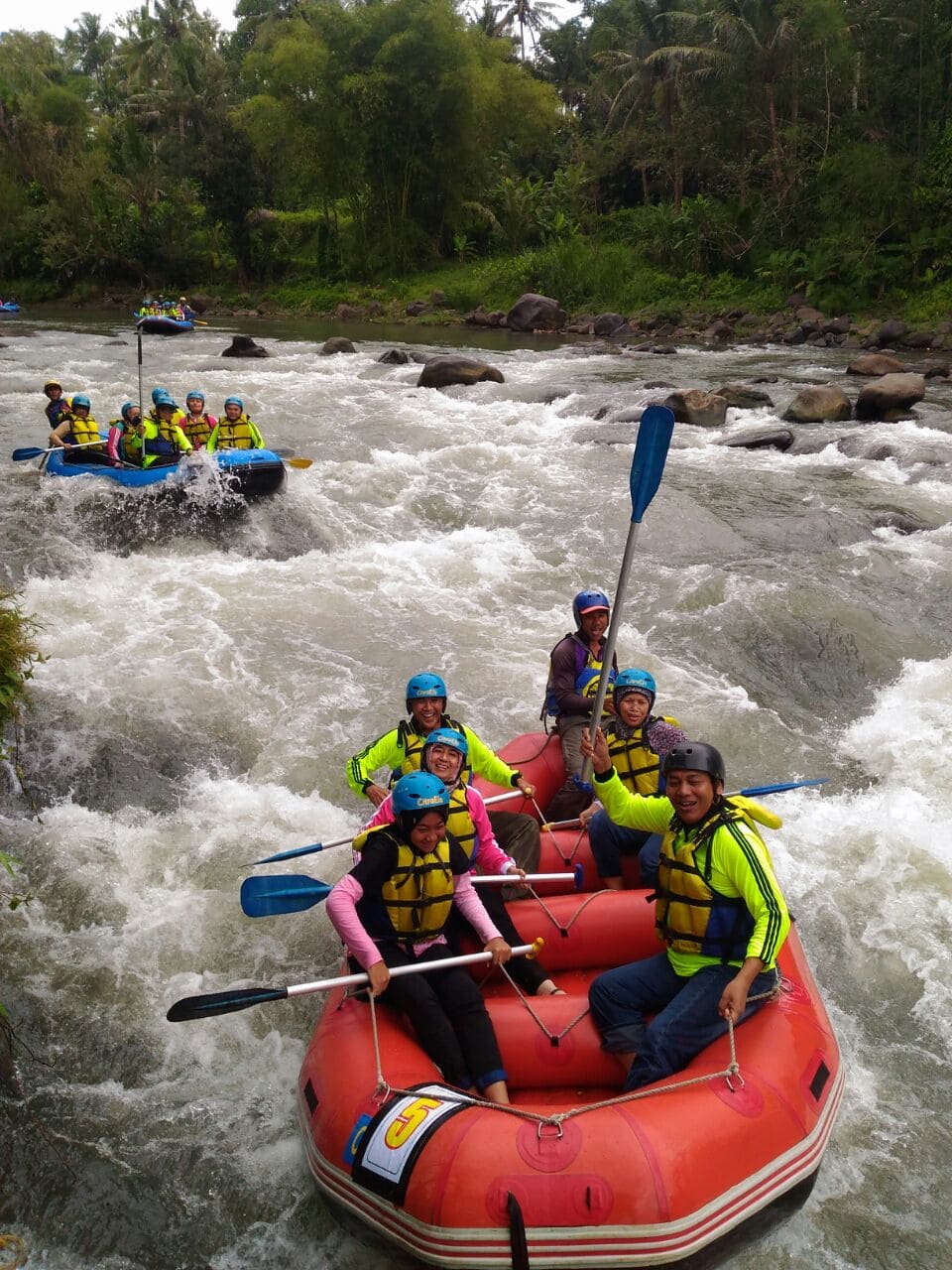 Paket Wisata Rafting Sungai Elo