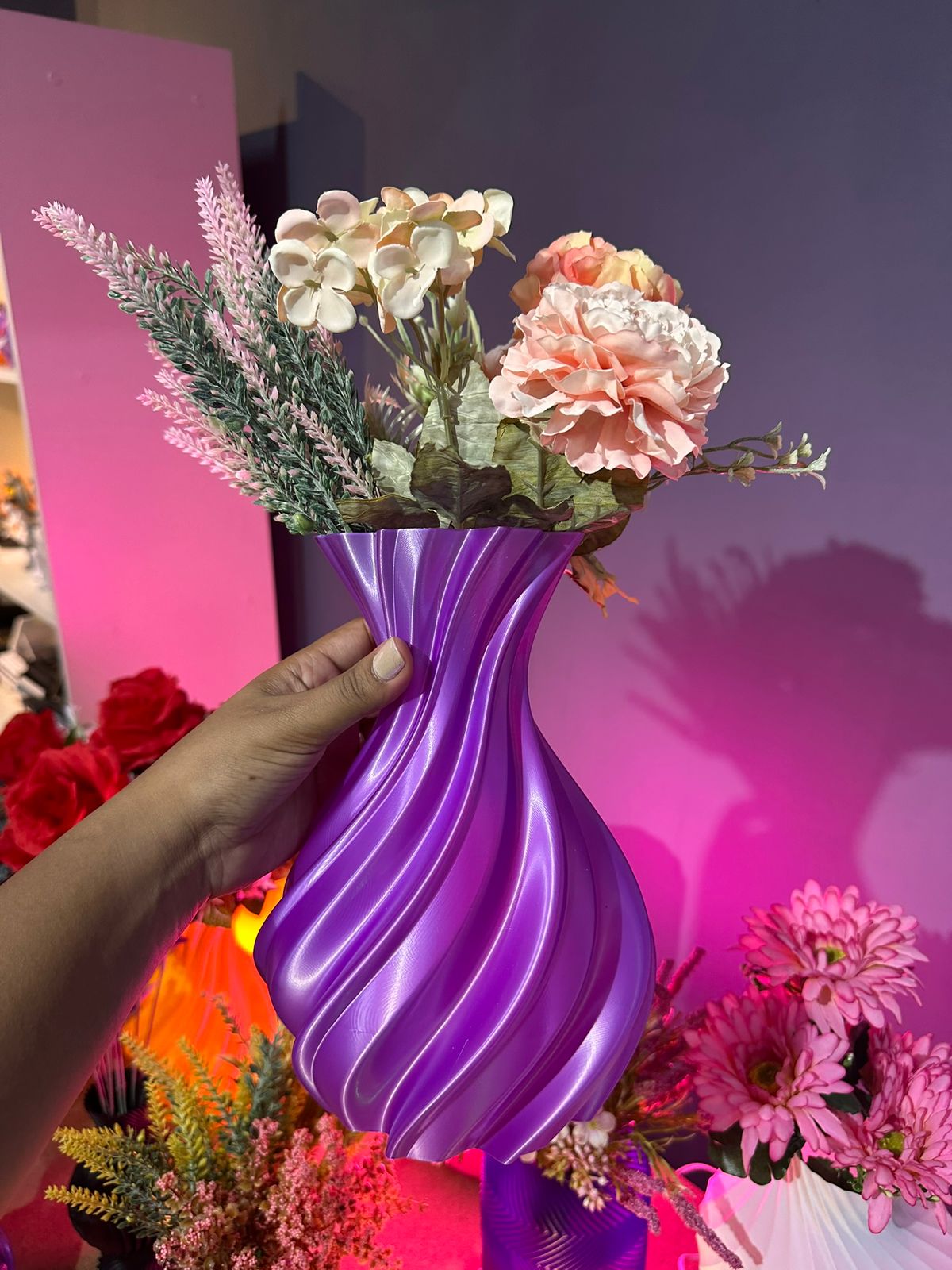 Vaso decorativo com flores artificiais