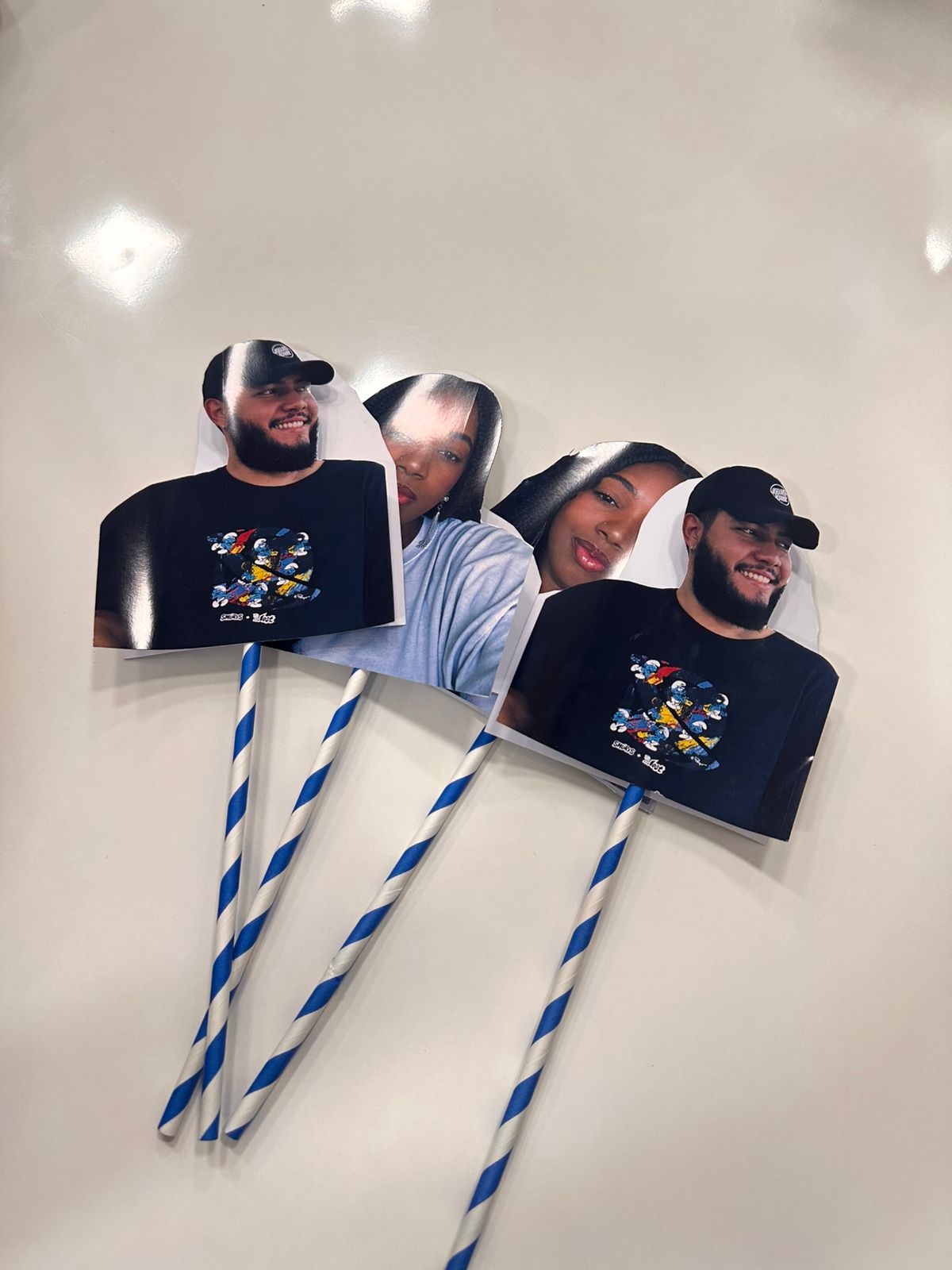 Placas “Ele ou Ela” – Dinâmica para Casal