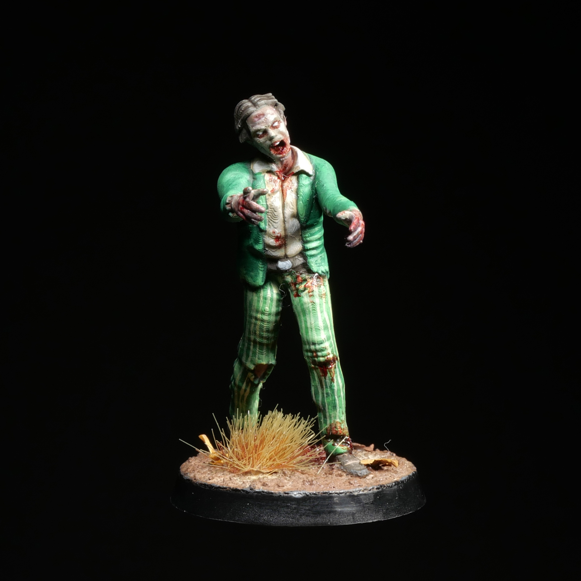 Zombi con traje - Formato Físico