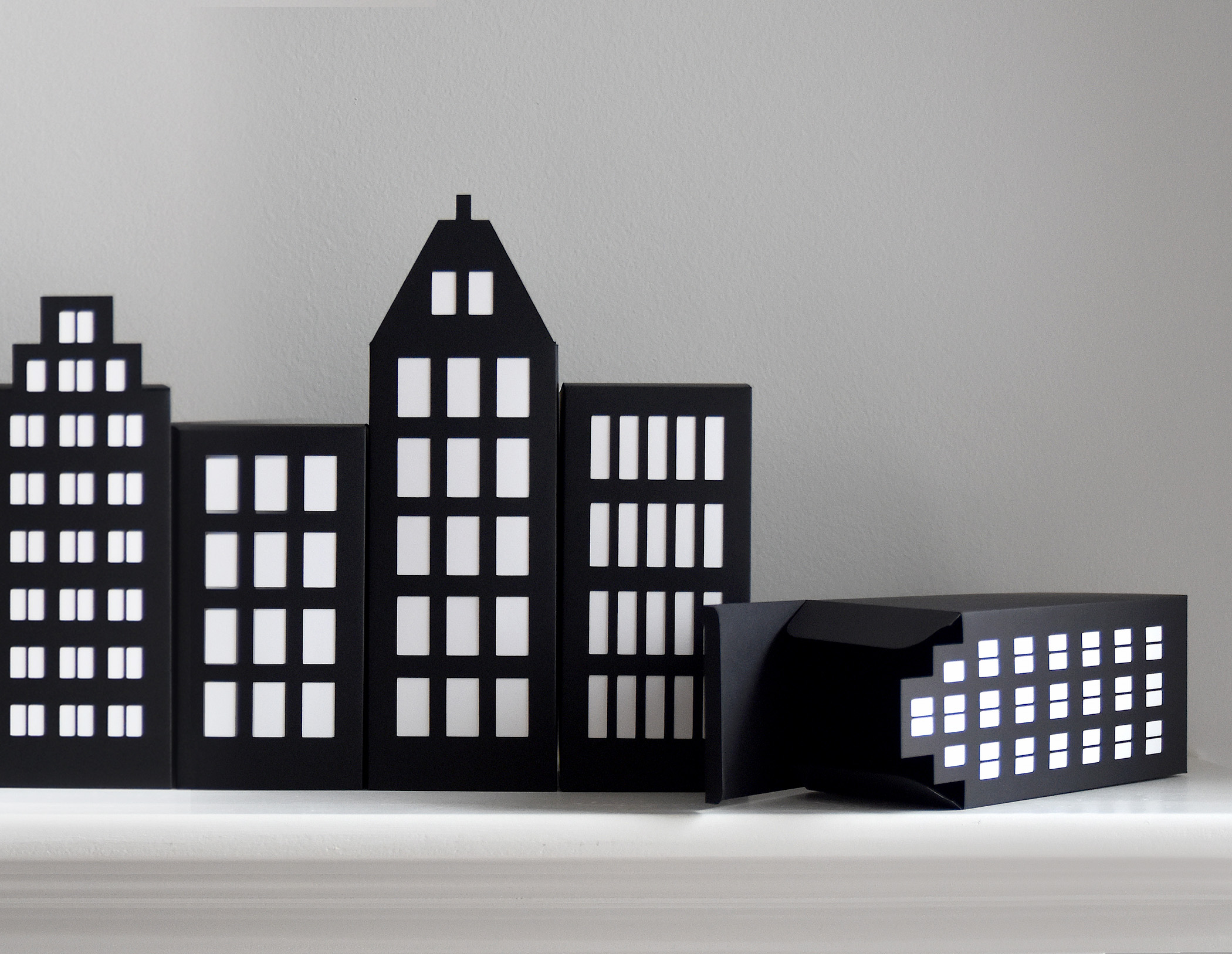 Superhero Gift Boxes, Set of 8, Cityscape Skyscrapers Party Favor Decor