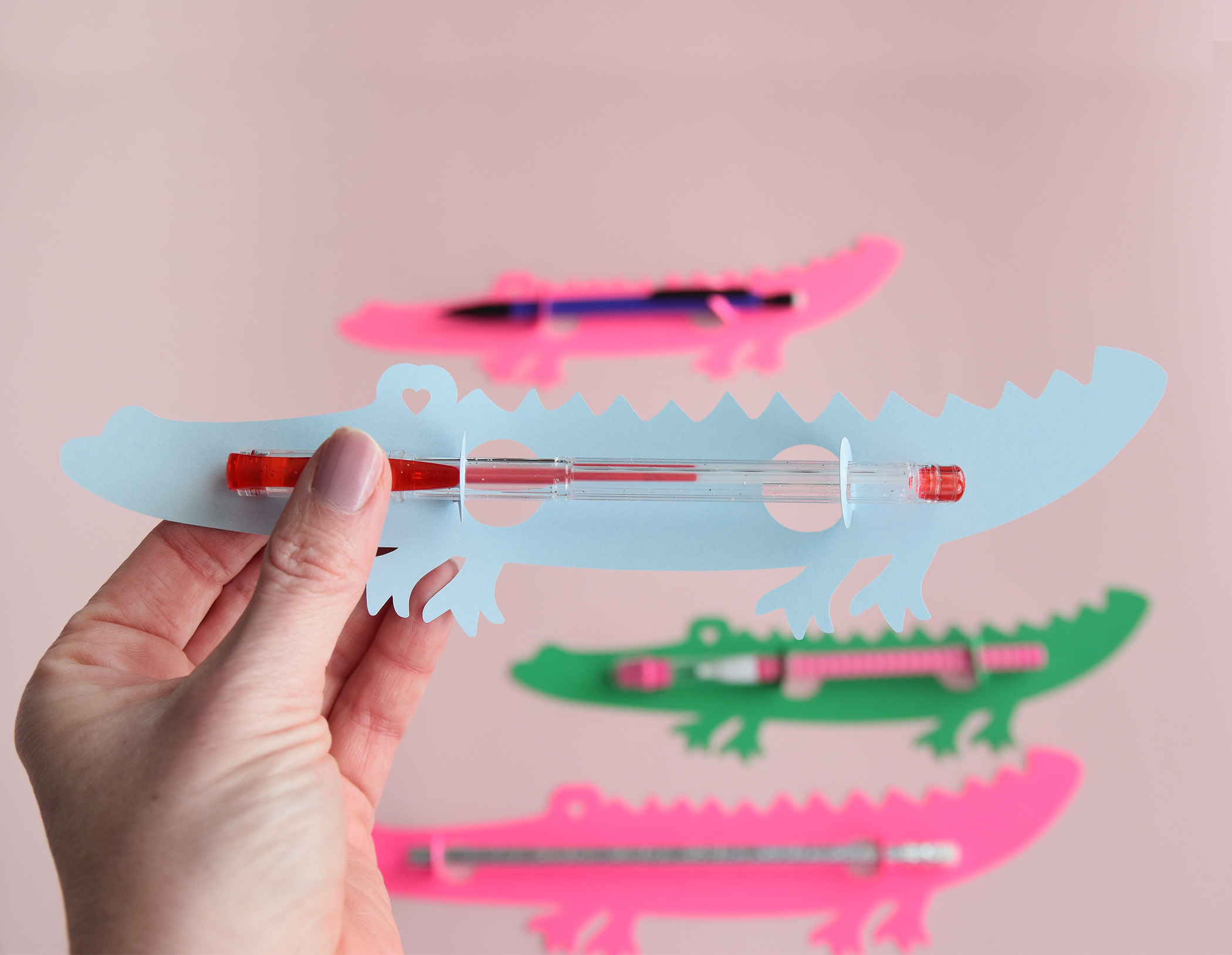 Valentine Alligator Pencil Holder Card SVG Template, Classroom Exchange Cards