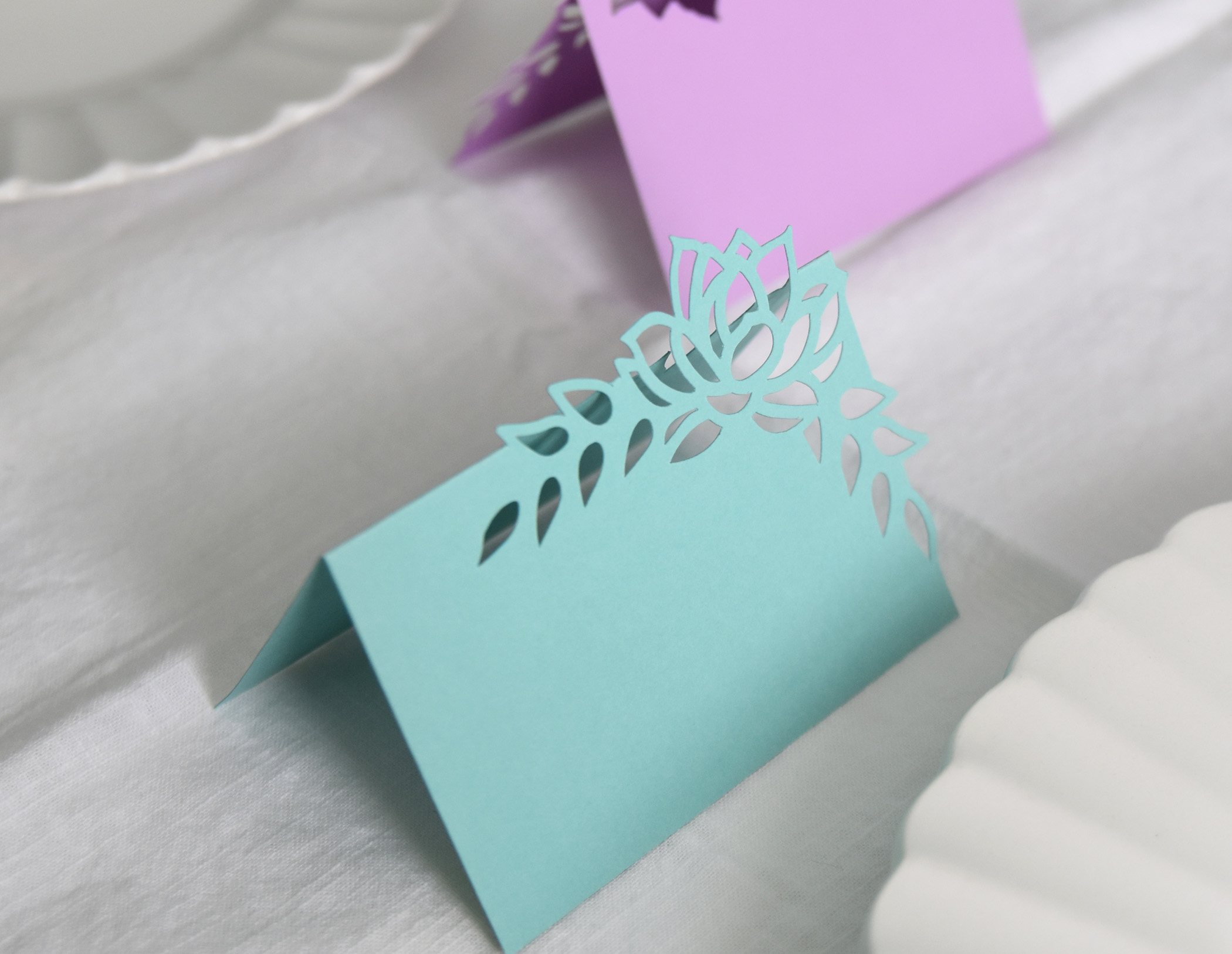 Boho Flower Place Card SVG Template for Cricut, Spring Wedding Table Decor