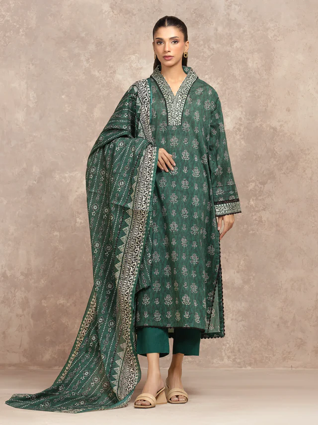 Unstitched Dark Green Printed Khaddar 3 Piece Article No: EWU5A3-36040-3P