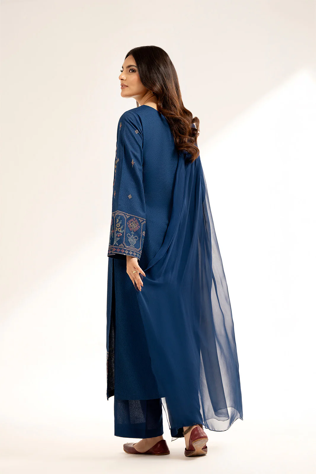 3 Piece Lawn Karandi Embroidered Suit