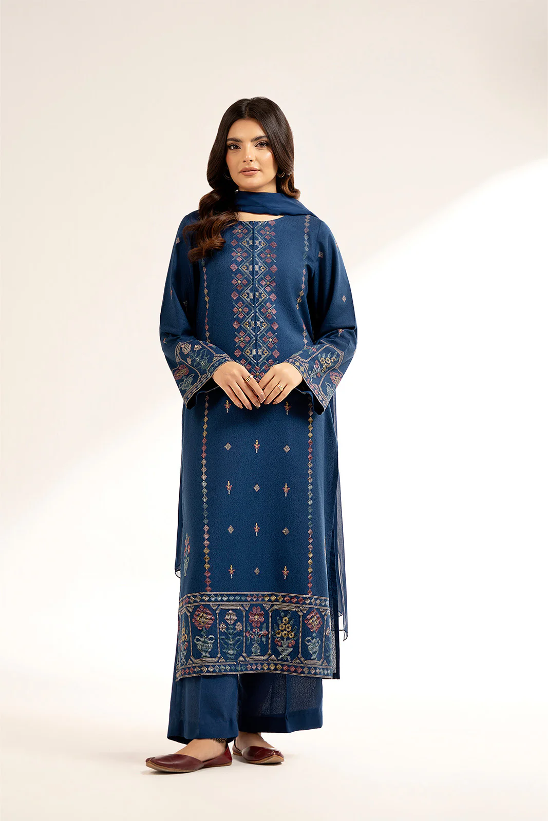 3 Piece Lawn Karandi Embroidered Suit