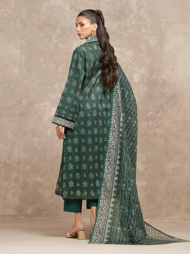 Unstitched Dark Green Printed Khaddar 3 Piece Article No: EWU5A3-36040-3P
