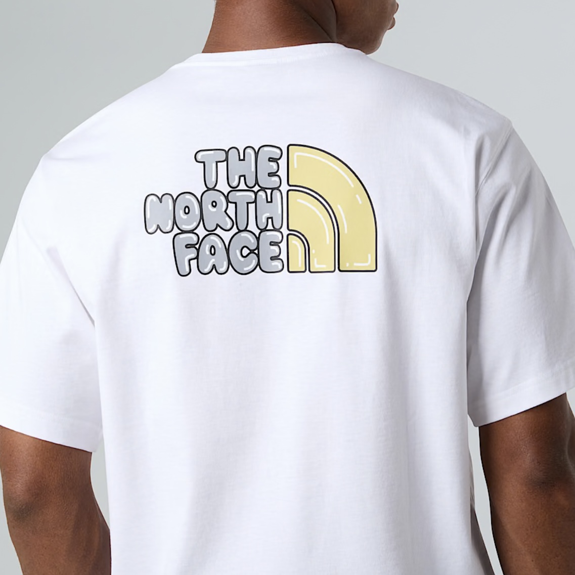 The North Face – Remera Relaxed Fit Logo Gráfico (Blanca)